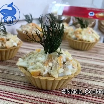 Тарталетки с рыбой и овощами