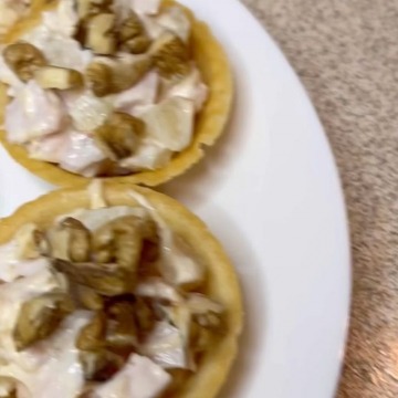 Копченая грудка с грецким орехом
